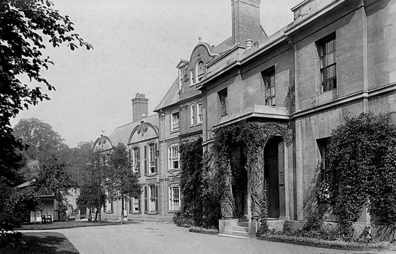 Иллюстрация к книге — Клайв Стейплз Льюис. Человек, подаривший миру Нарнию [i_042.jpg]