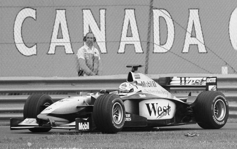 Иллюстрация к книге — Как построить машину. Автобиография величайшего конструктора «Формулы-1» [i_037.jpg]