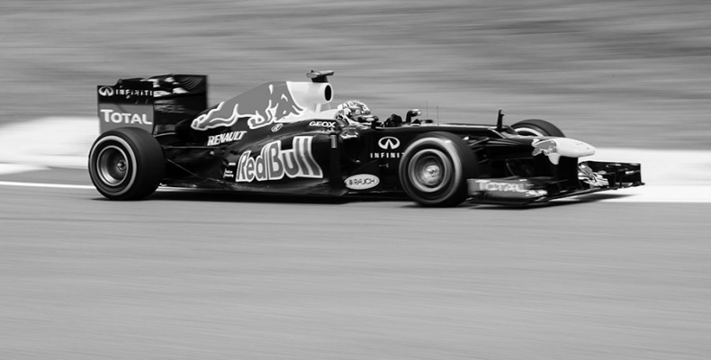 Иллюстрация к книге — Как построить машину. Автобиография величайшего конструктора «Формулы-1» [i_049.jpg]