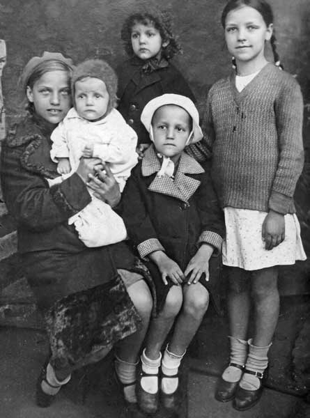 Иллюстрация к книге — Город, написанный по памяти [i_005.jpg]