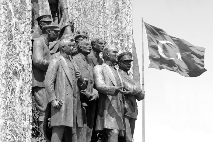 Иллюстрация к книге — Путин - Трамп. О чем не знают в Госдепартаменте? [i_025.jpg]