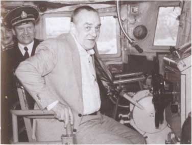 Иллюстрация к книге — Валентин Пикуль [i_024.jpg]