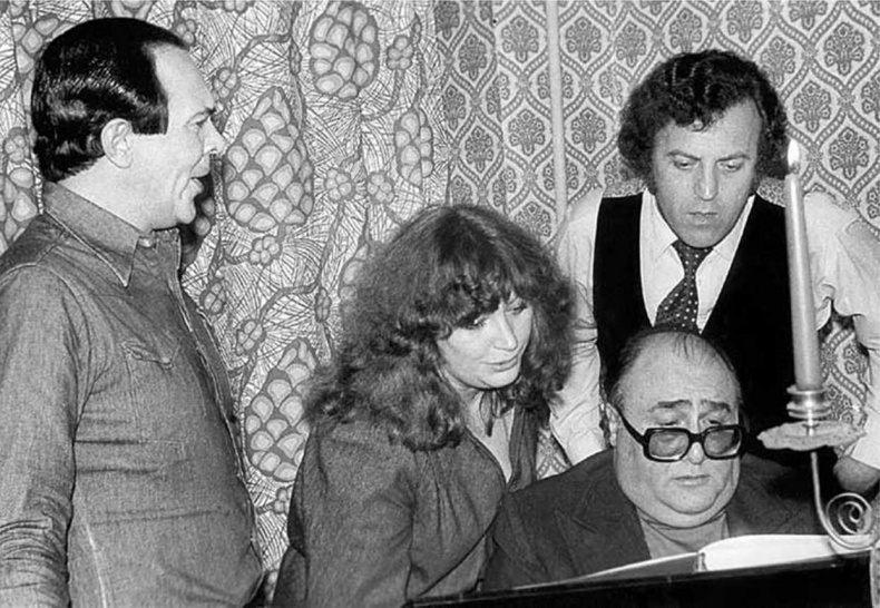 Иллюстрация к книге — Алла Пугачева. Жизнь и удивительные приключения великой певицы [i_053.jpg]