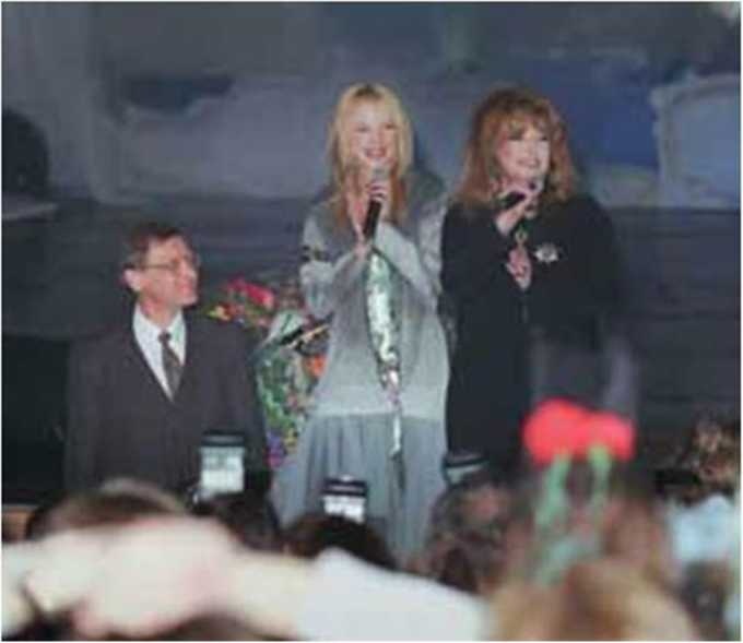 Иллюстрация к книге — Алла Пугачева. Жизнь и удивительные приключения великой певицы [i_062.jpg]