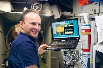 Иллюстрация к книге — Можно ли забить гвоздь в космосе и другие вопросы о космонавтике  [i_036.jpg]