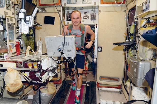 Иллюстрация к книге — Можно ли забить гвоздь в космосе и другие вопросы о космонавтике  [i_041.jpg]