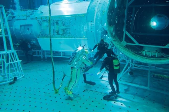 Иллюстрация к книге — Можно ли забить гвоздь в космосе и другие вопросы о космонавтике  [i_044.jpg]