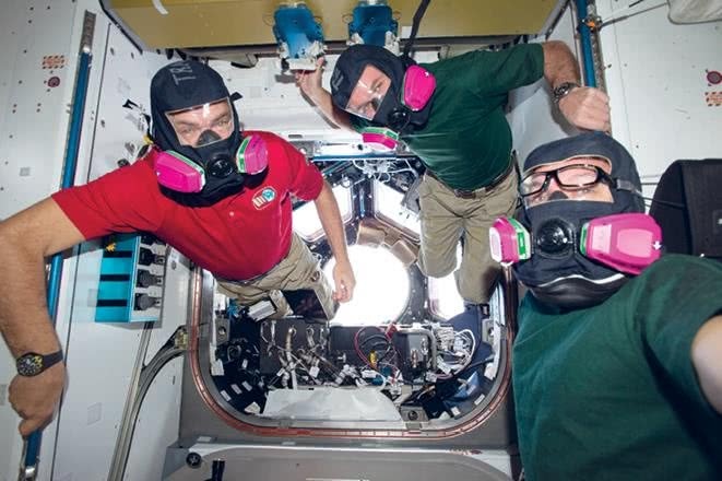 Иллюстрация к книге — Можно ли забить гвоздь в космосе и другие вопросы о космонавтике  [i_045.jpg]