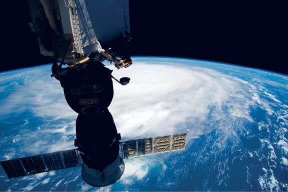 Иллюстрация к книге — Можно ли забить гвоздь в космосе и другие вопросы о космонавтике  [i_068.jpg]