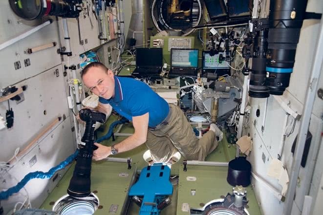 Иллюстрация к книге — Можно ли забить гвоздь в космосе и другие вопросы о космонавтике  [i_121.jpg]