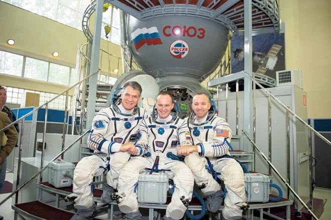 Иллюстрация к книге — Можно ли забить гвоздь в космосе и другие вопросы о космонавтике  [i_137.jpg]