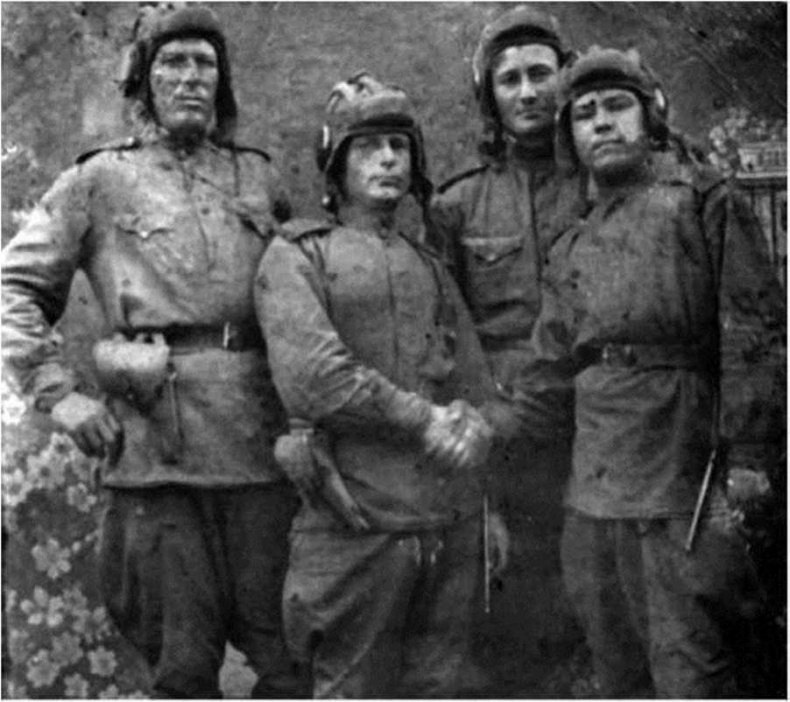 Иллюстрация к книге — Самоходчики  [i_027.jpg]