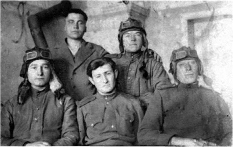 Иллюстрация к книге — Самоходчики  [i_028.jpg]