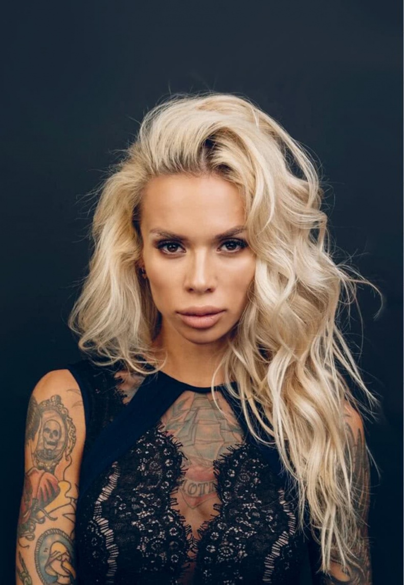 Иллюстрация к книге — Как умеет женщина. Viksi666 [i_012.jpg]