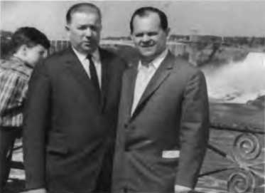 Иллюстрация к книге — Борис Щербина [i_014.jpg]