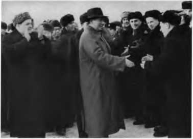 Иллюстрация к книге — Борис Щербина [i_016.jpg]