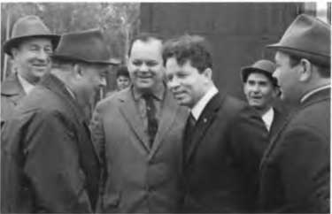 Иллюстрация к книге — Борис Щербина [i_033.jpg]