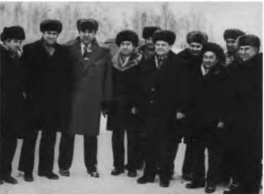 Иллюстрация к книге — Борис Щербина [i_045.jpg]