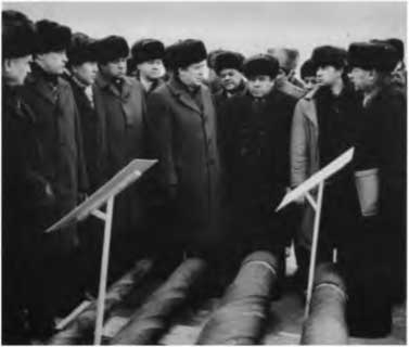 Иллюстрация к книге — Борис Щербина [i_070.jpg]