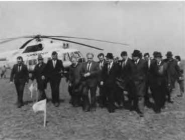 Иллюстрация к книге — Борис Щербина [i_077.jpg]