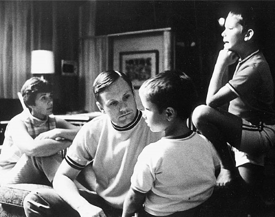 Иллюстрация к книге — Первый человек. Жизнь Нила Армстронга  [i_042.jpg]