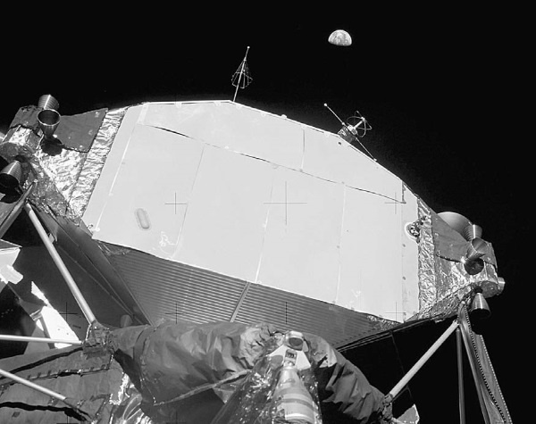 Иллюстрация к книге — Первый человек. Жизнь Нила Армстронга  [i_061.jpg]