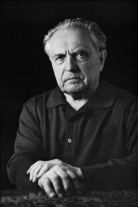 Иллюстрация к книге — Запад. Избранные сочинения (сборник)  [i_001.jpg]