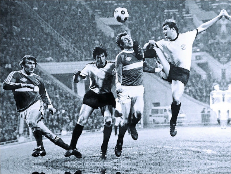 Иллюстрация к книге — Романцев. Правда обо мне и "Спартаке" [i_026.jpg]