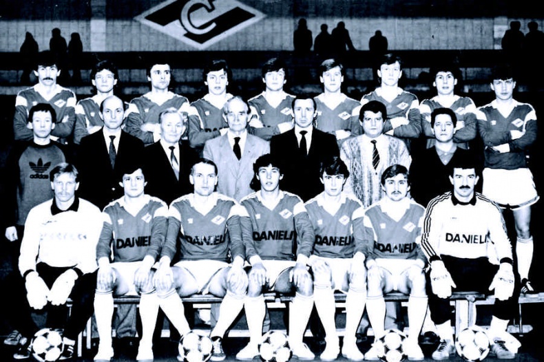 Иллюстрация к книге — Романцев. Правда обо мне и "Спартаке" [i_047.jpg]