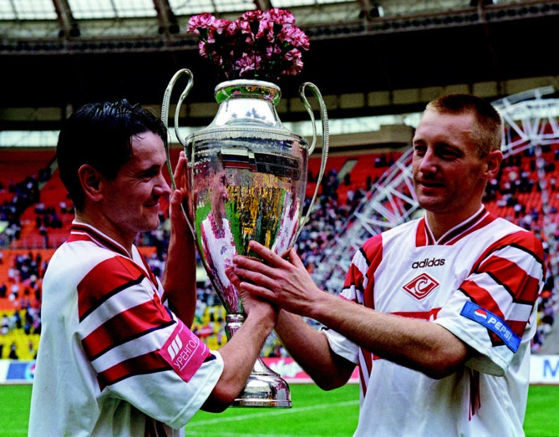 Иллюстрация к книге — Романцев. Правда обо мне и "Спартаке" [i_074.jpg]