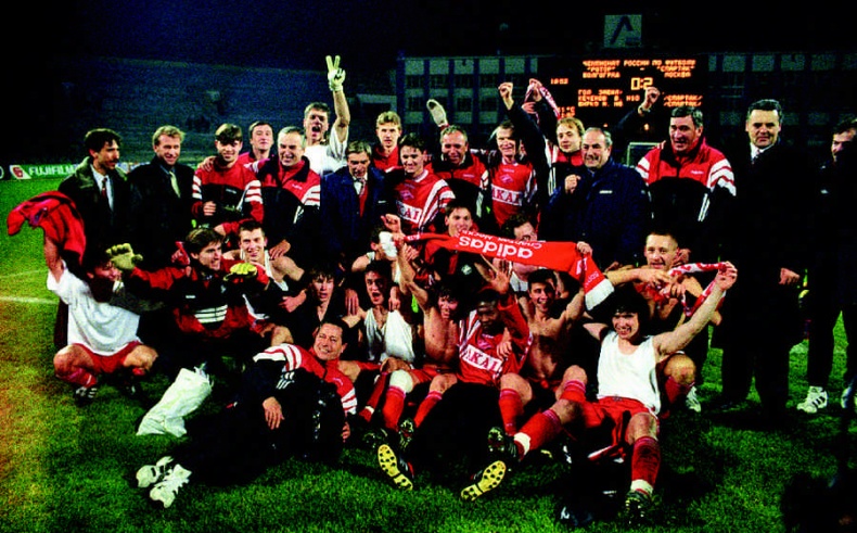 Иллюстрация к книге — Романцев. Правда обо мне и "Спартаке" [i_077.jpg]