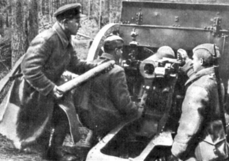 Иллюстрация к книге — Сражение за Калинин. Хроника нетипичной обороны  [i_028.jpg]