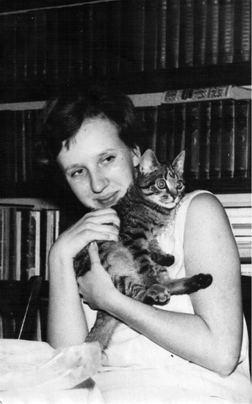 Иллюстрация к книге — Пассажиры колбасного поезда. Этюды к картине быта российского города. 1917-1991 [i_024.jpg]