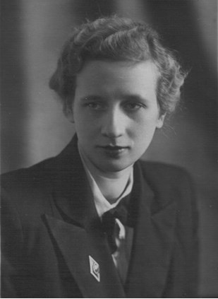 Иллюстрация к книге — Пассажиры колбасного поезда. Этюды к картине быта российского города. 1917-1991 [i_046.jpg]