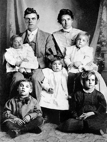 Иллюстрация к книге — Убийцы цветочной луны. Нефть. Деньги. Кровь [i_026.jpg]