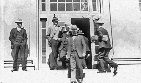 Иллюстрация к книге — Убийцы цветочной луны. Нефть. Деньги. Кровь [i_055.jpg]