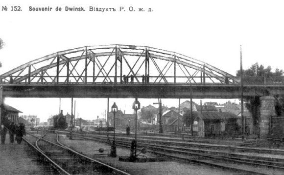 Иллюстрация к книге — Первый бронепоезд. От двинска до Кушки [c1_image006_resz.jpg]