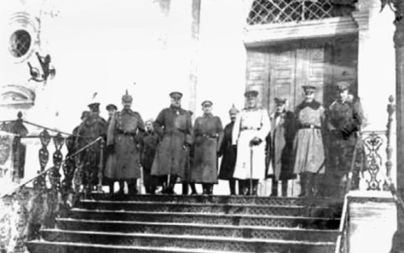 Иллюстрация к книге — Первый бронепоезд. От двинска до Кушки [c1_image009_resz.jpg]