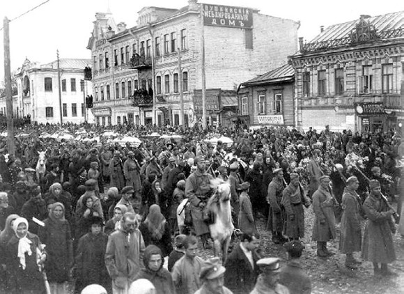 Иллюстрация к книге — Первый бронепоезд. От двинска до Кушки [c1_image021_resz.jpg]