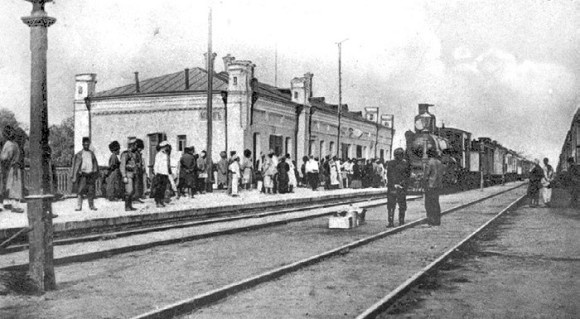 Иллюстрация к книге — Первый бронепоезд. От двинска до Кушки [c1_image037_resz.jpg]