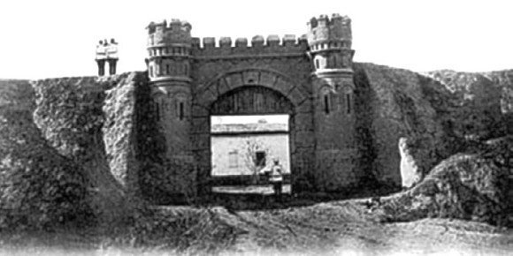 Иллюстрация к книге — Первый бронепоезд. От двинска до Кушки [c1_image050_resz.jpg]