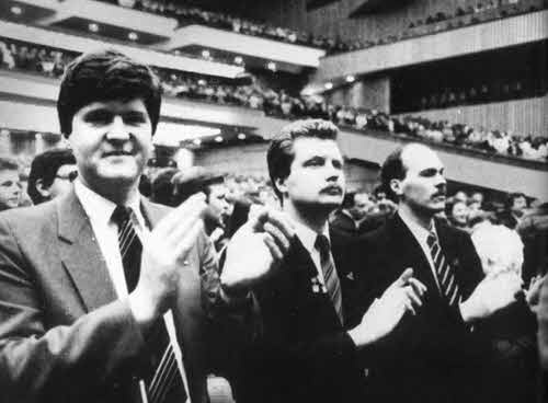 Иллюстрация к книге — Юрий Поляков. Последний советский писатель [i_029.jpg]