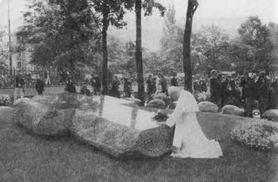 Иллюстрация к книге — Свидетель надежды. Иоанн Павел II. Книга 2 [i_014.jpg]