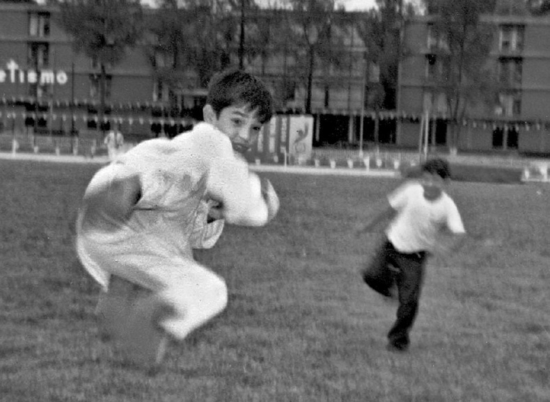 Иллюстрация к книге — «Вожак стаи». Полное руководство по дрессировке и воспитанию собак [i_076.jpg]