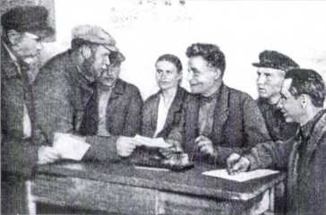 Иллюстрация к книге — Доносчик 001, или Вознесение Павлика Морозова [_015.jpg]