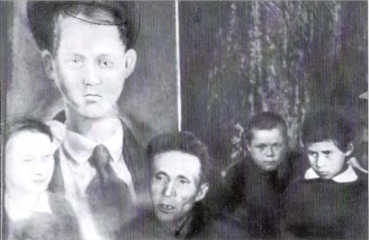 Иллюстрация к книге — Доносчик 001, или Вознесение Павлика Морозова [_026.jpg]