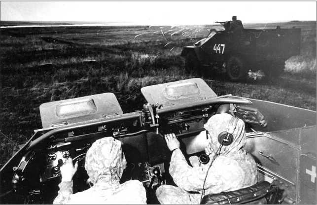 Иллюстрация к книге — Русские бронетранспортеры [i_017.jpg]