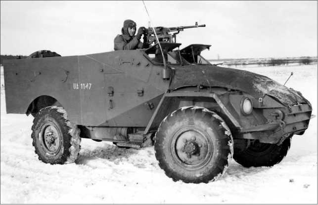 Иллюстрация к книге — Русские бронетранспортеры [i_019.jpg]