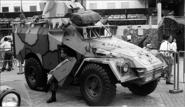 Иллюстрация к книге — Русские бронетранспортеры [i_024.jpg]