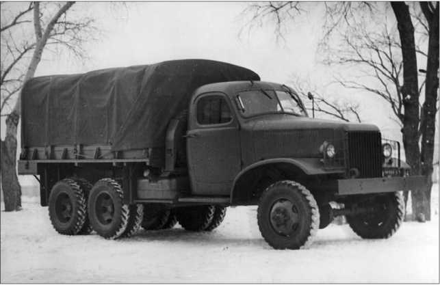 Иллюстрация к книге — Русские бронетранспортеры [i_028.jpg]